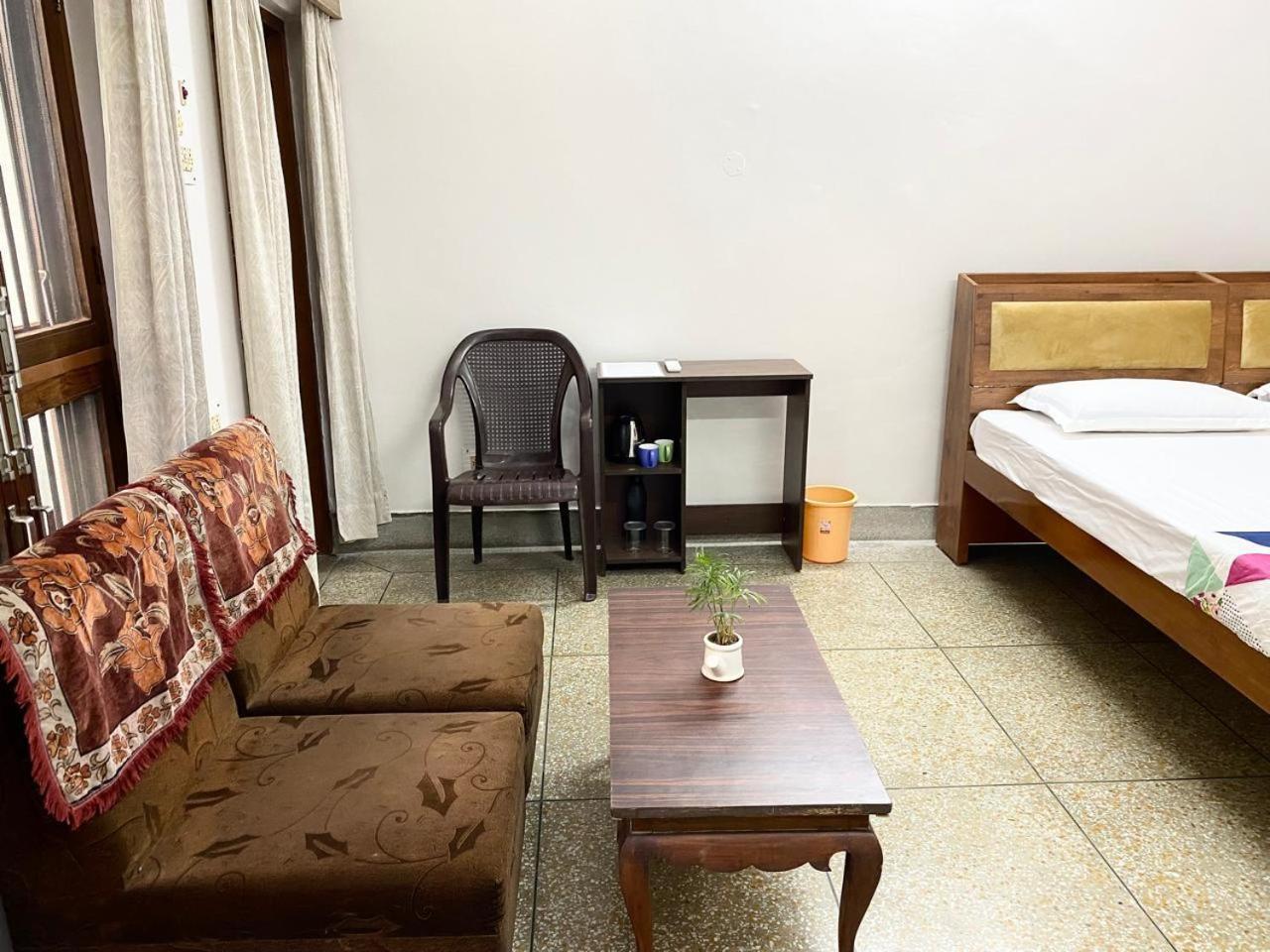 לינה וארוחת בוקר לקנאו Garden View Residency מראה חיצוני תמונה