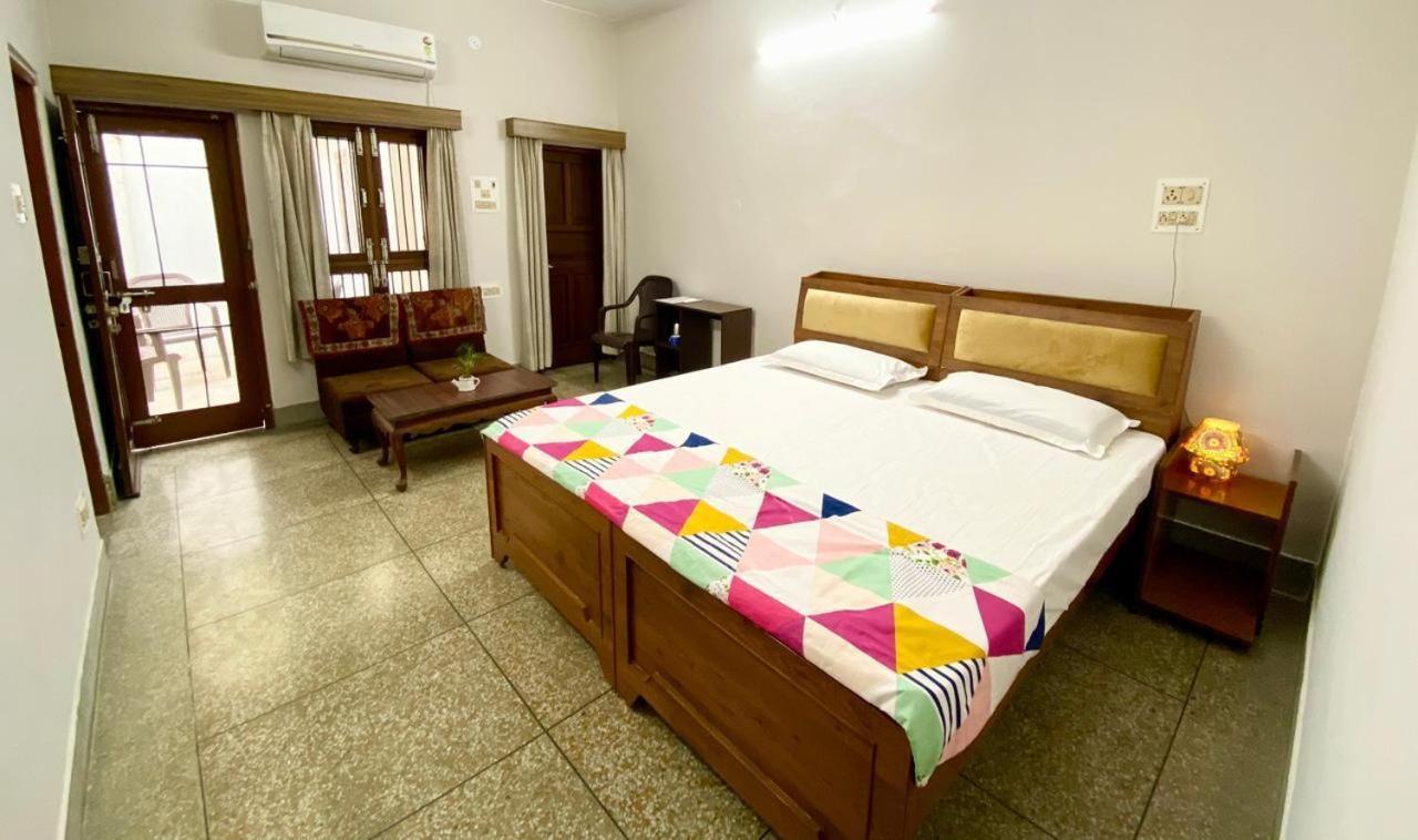 לינה וארוחת בוקר לקנאו Garden View Residency מראה חיצוני תמונה